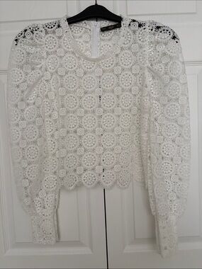 bebe White Crochet Lace Puff Sleeve Blouse